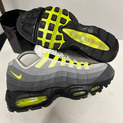 Used Air Max 95 OG Neon (2012) (UK7)