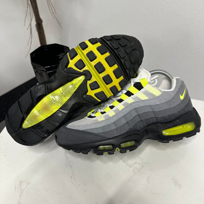 Used Air Max 95 OG Neon (2012) (UK7)