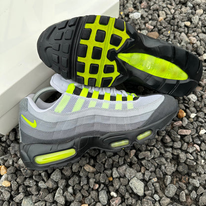 Used Air Max 95 Patch OG Neon